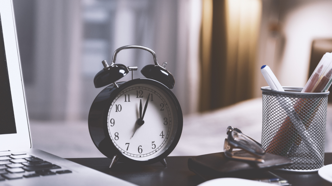 Clock on a desk 